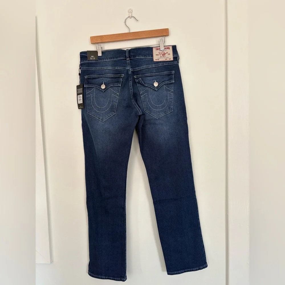 True Religion || Ricky Straight Jeans Flap Pocket in Medium Flake Blue 32x34 NWT